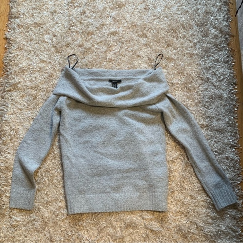 3 for $30 ⚡️ Gray off the shoulder sweater - forever 21 NWT sz M - soft/stretchy
